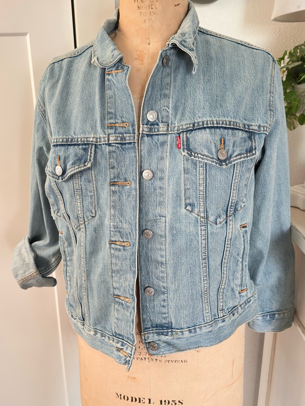 Women’s Levi strauss Denim Jacket size L